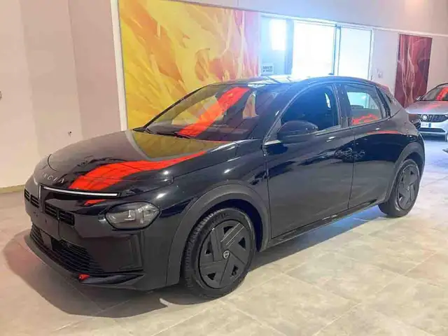 Lancia Ypsilon Hybrid e-DCT