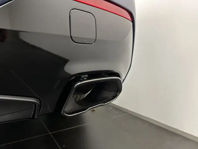 BMW 4 Series view 14