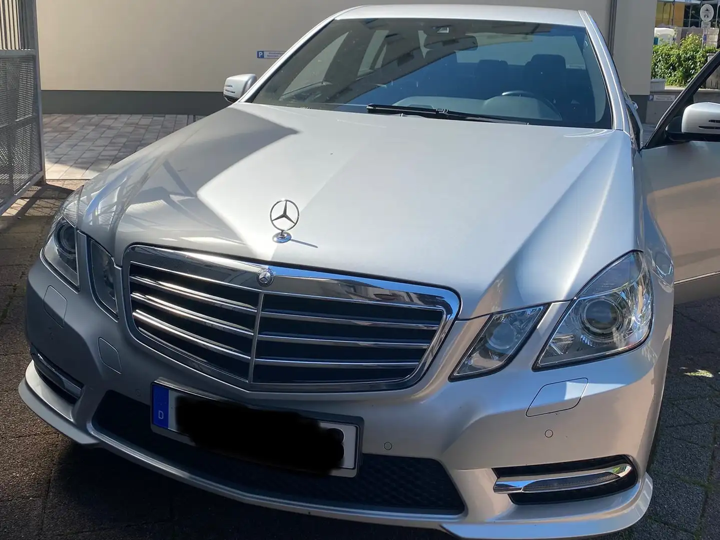Mercedes-Benz E 300 E 300 BlueTEC HYBRID 7G-TRONIC Avantgarde Silber - 1
