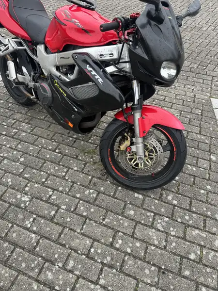 Honda VTR 1000 - foto 7