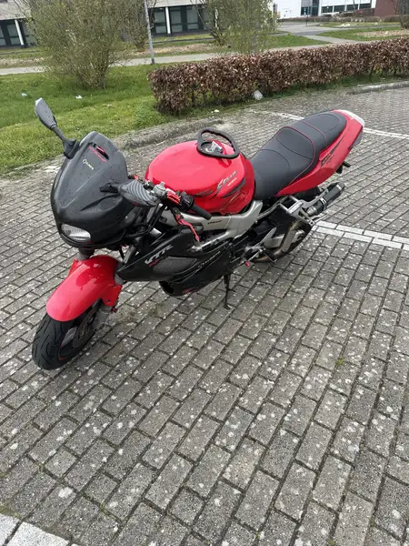 Honda VTR 1000 - foto 2