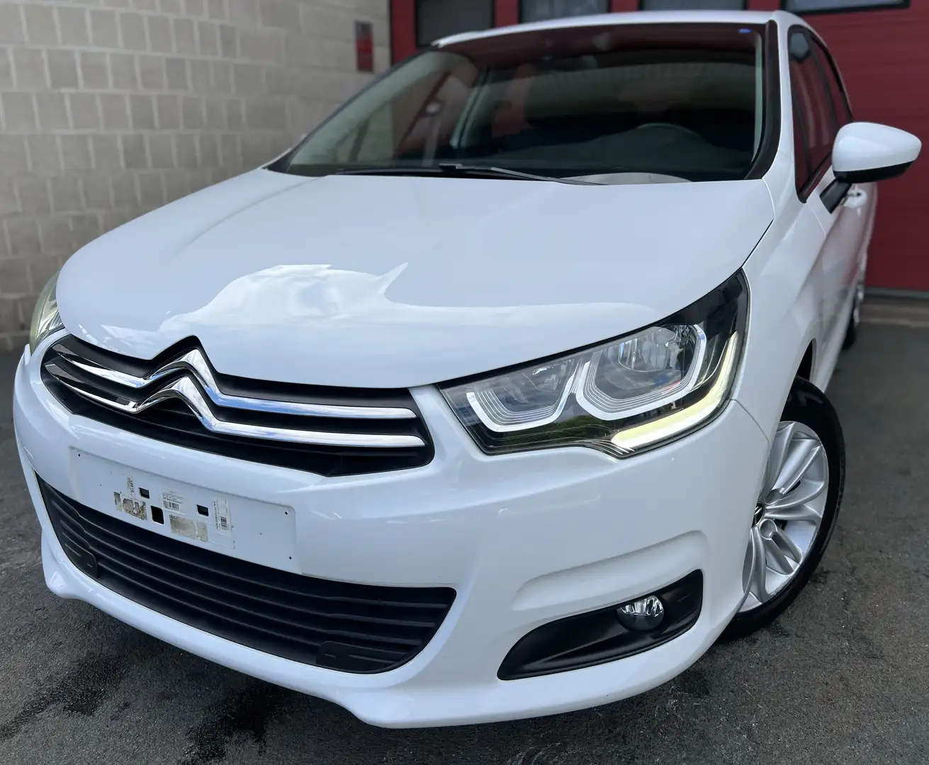 Citroen C4 1.2 PureTech Feel S&S + CLIM + EURO 6b + NAVI Blanc - 1