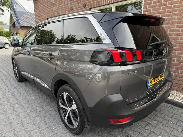 Peugeot 5008 view 15