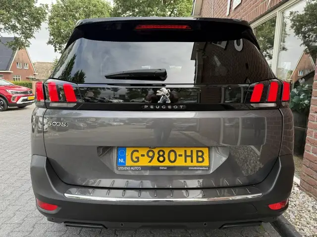 Peugeot 5008 view 13