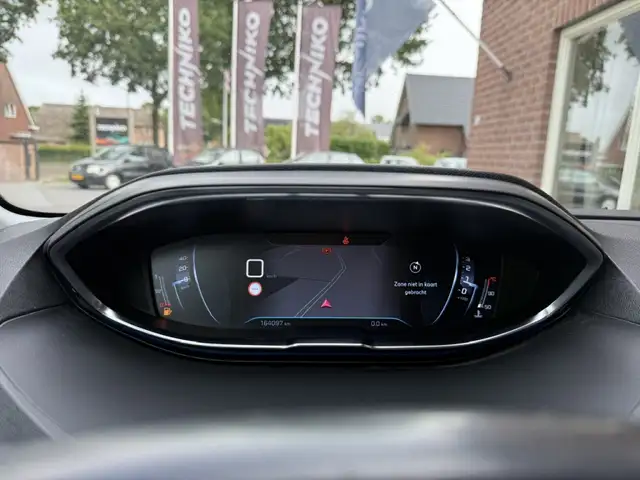 Peugeot 5008 view 12