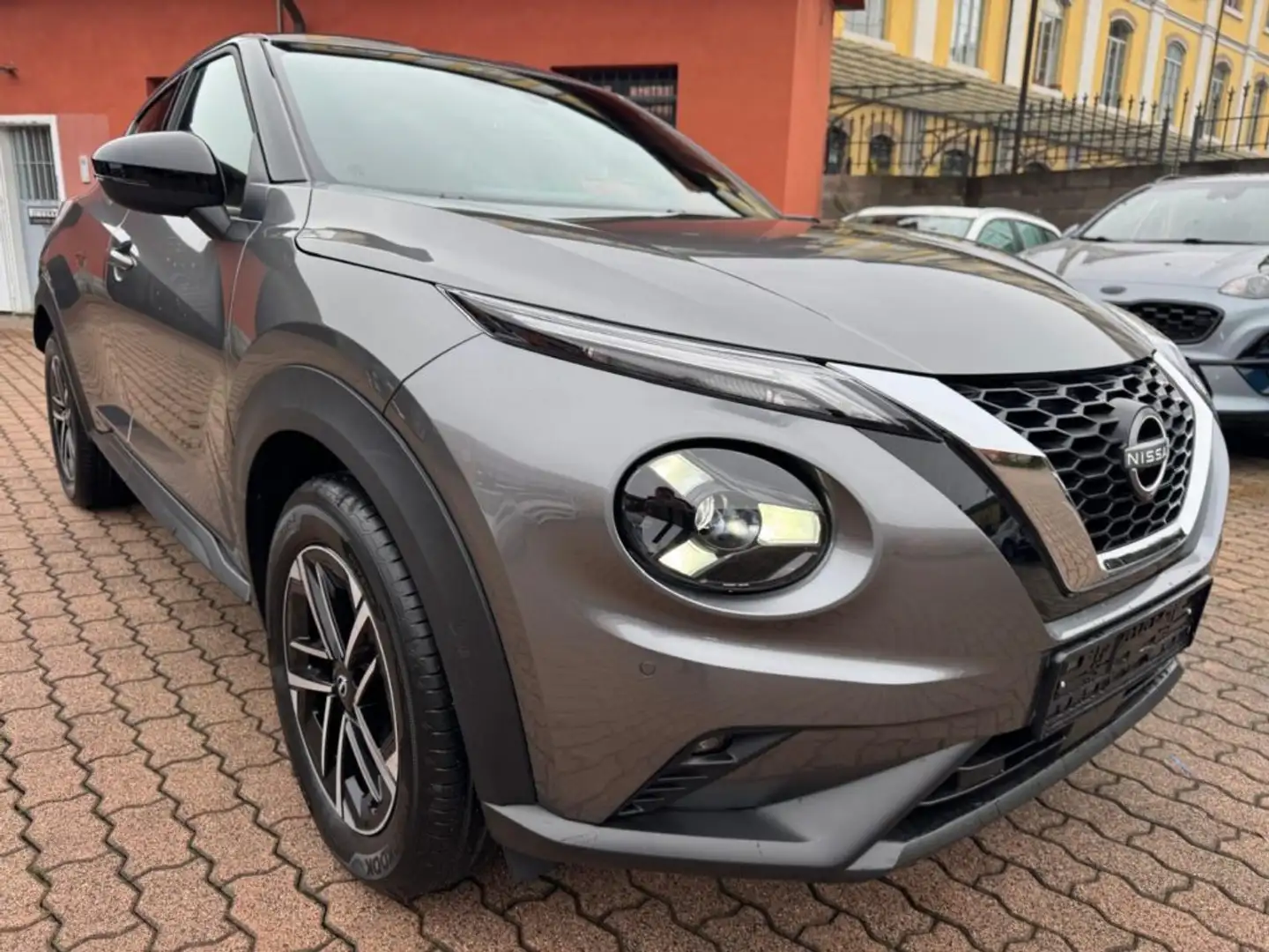Nissan Juke 1.0 DIG-T 114 CV N-Connecta Grau - 2