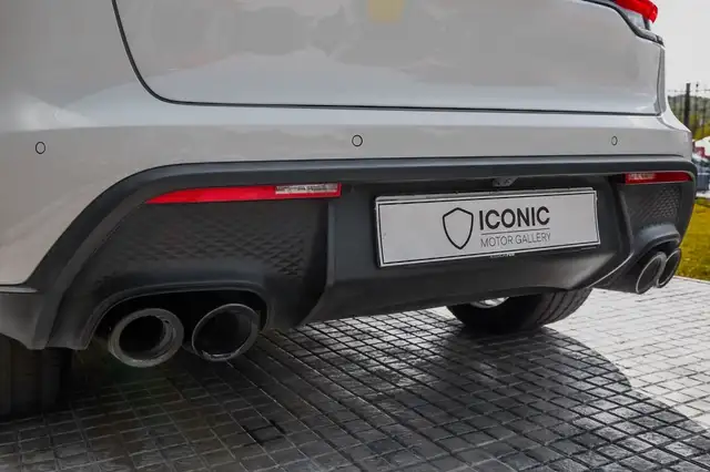 Porsche Macan view 7