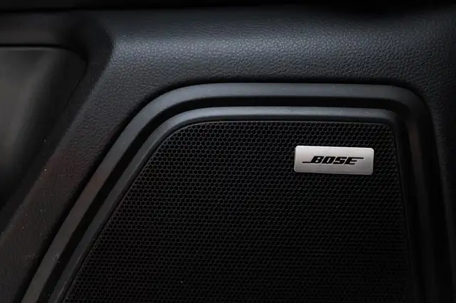 Porsche Macan view 11