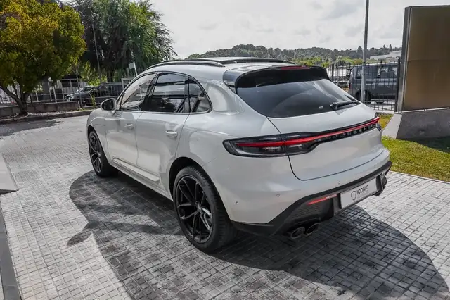 Porsche Macan view 8