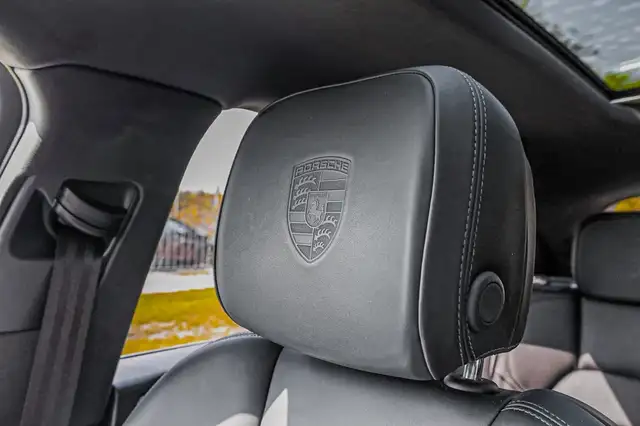 Porsche Macan view 14
