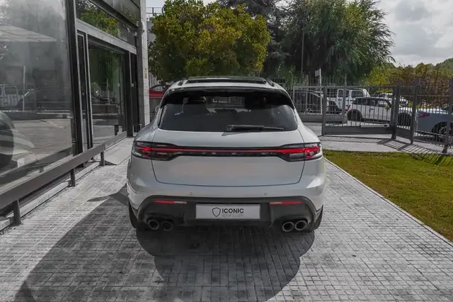 Porsche Macan view 6