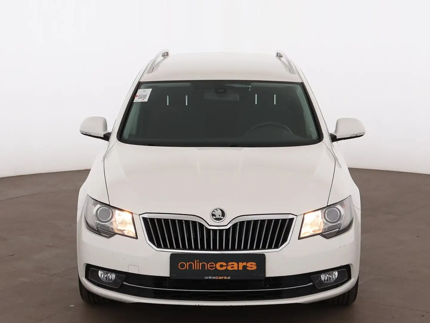 Skoda Superb Combi 1.6 TDI Ambition SITZHZG TEMPOMAT Weiß - 2