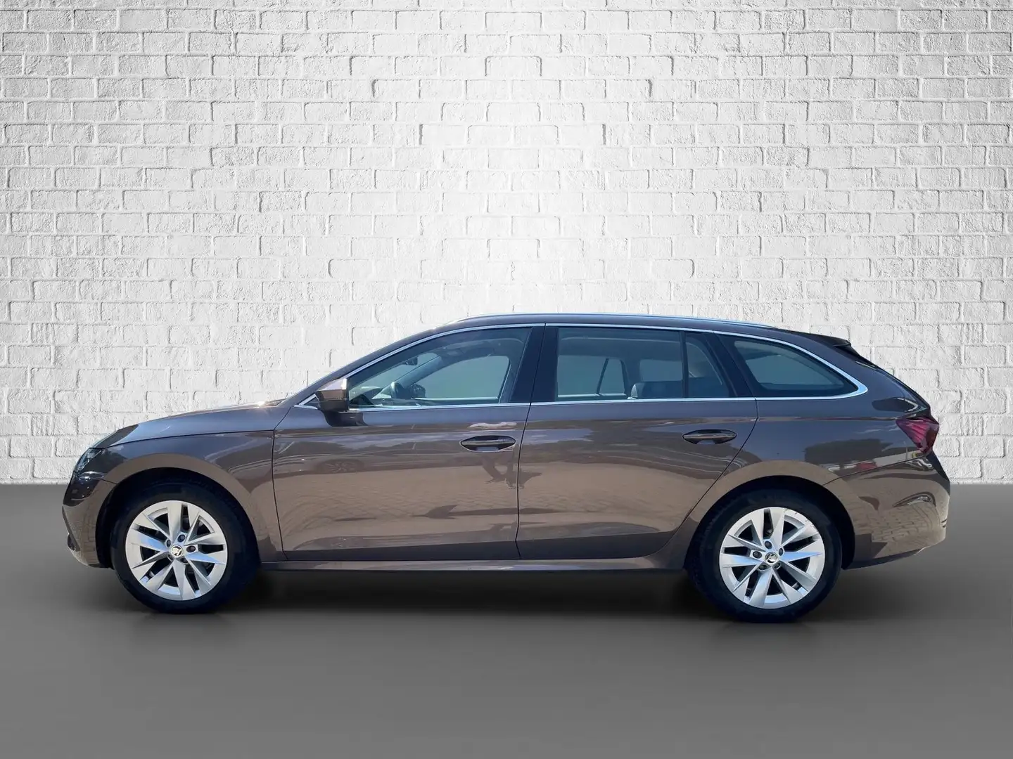 Skoda Octavia Combi 2.0 TDI DSG First Edition AHK Brun - 2