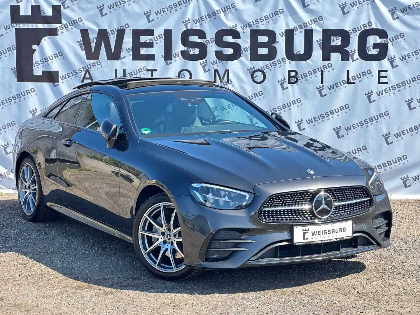 Mercedes-Benz E 300 de Coupé AMG*WIDESCREEN*MULTIBEAM*PANO*4X4 Grün - 1