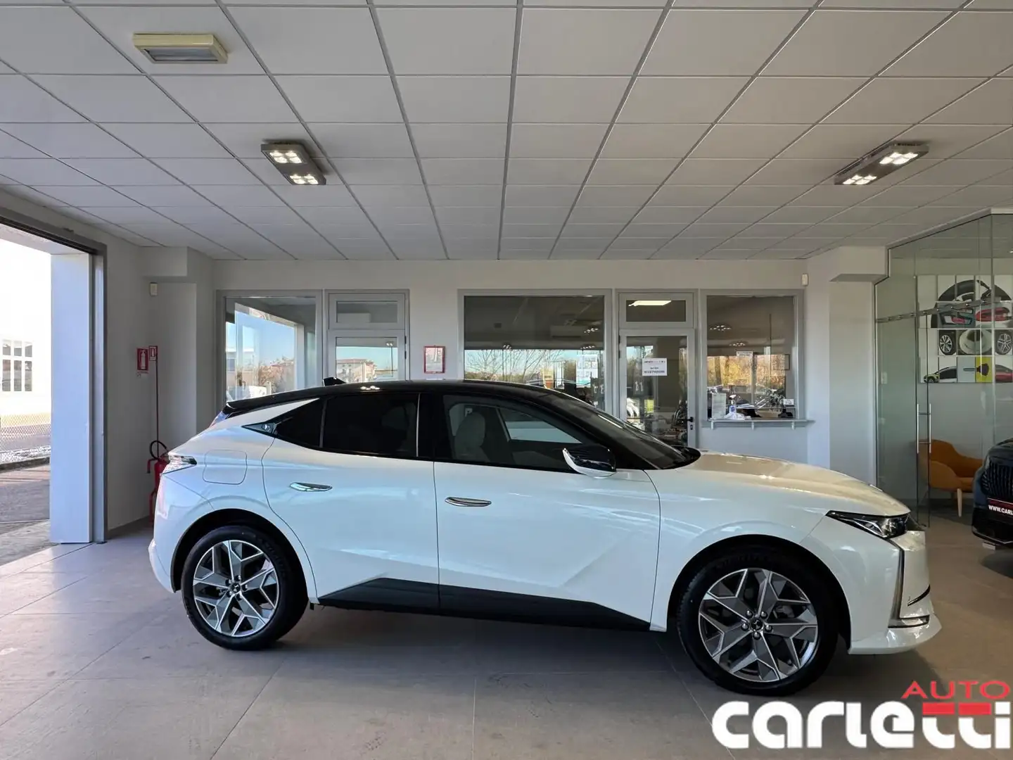 DS Automobiles N°4 DS 4 BlueHDi 130 aut. Esprit de Voyage Weiß - 2