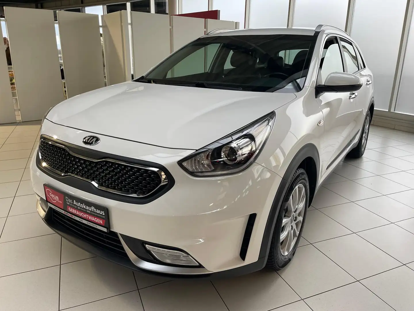 Kia Niro 1.6 HYB Vision Last Automatik+Navi+Kamera++ Weiß - 2