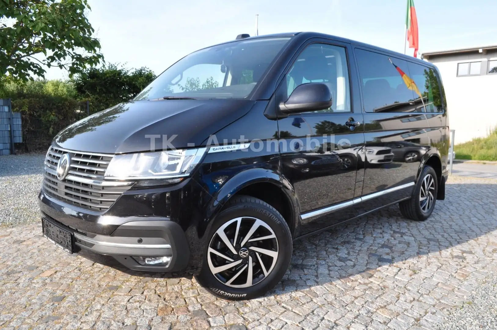 Volkswagen T6 Caravelle /TÜV/AU NEU/8-SITZER/S-HEFT/NAVI Negro - 1