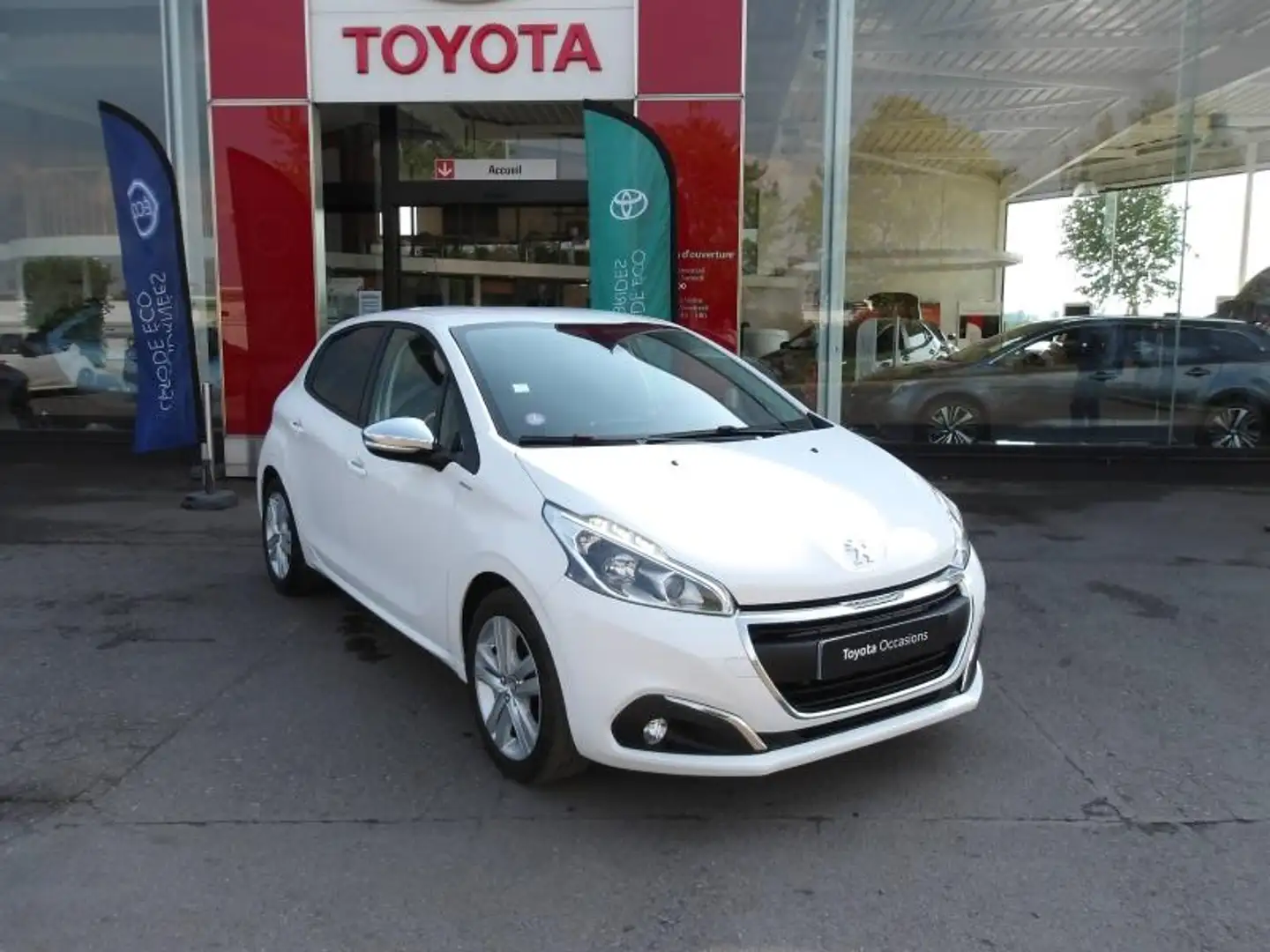Peugeot 208 1.2 PureTech 82ch Style 5p Weiß - 1