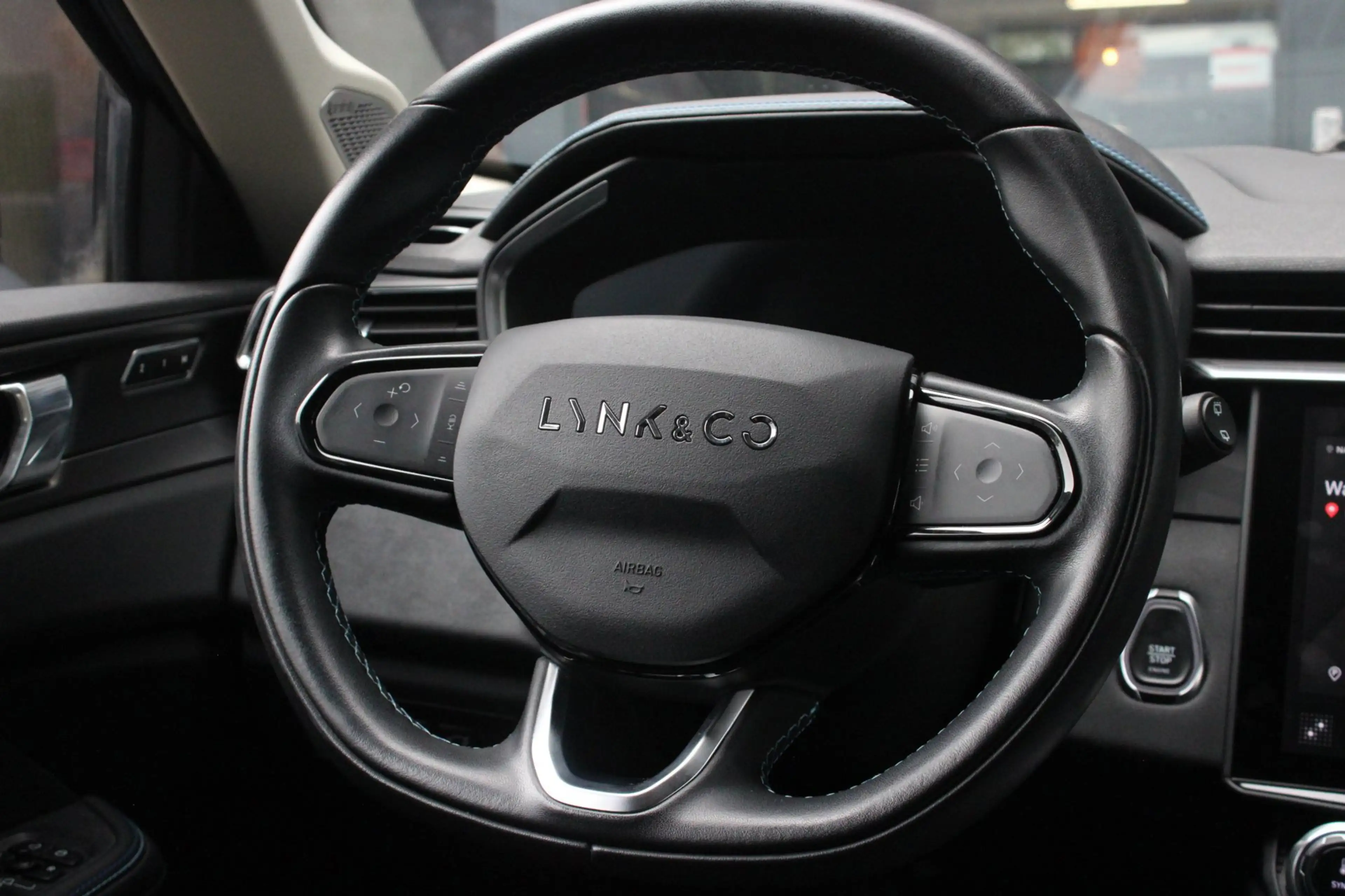 Lynk & Co 01 1.5 | SOH 98% | Keyless | Carplay — photo 11