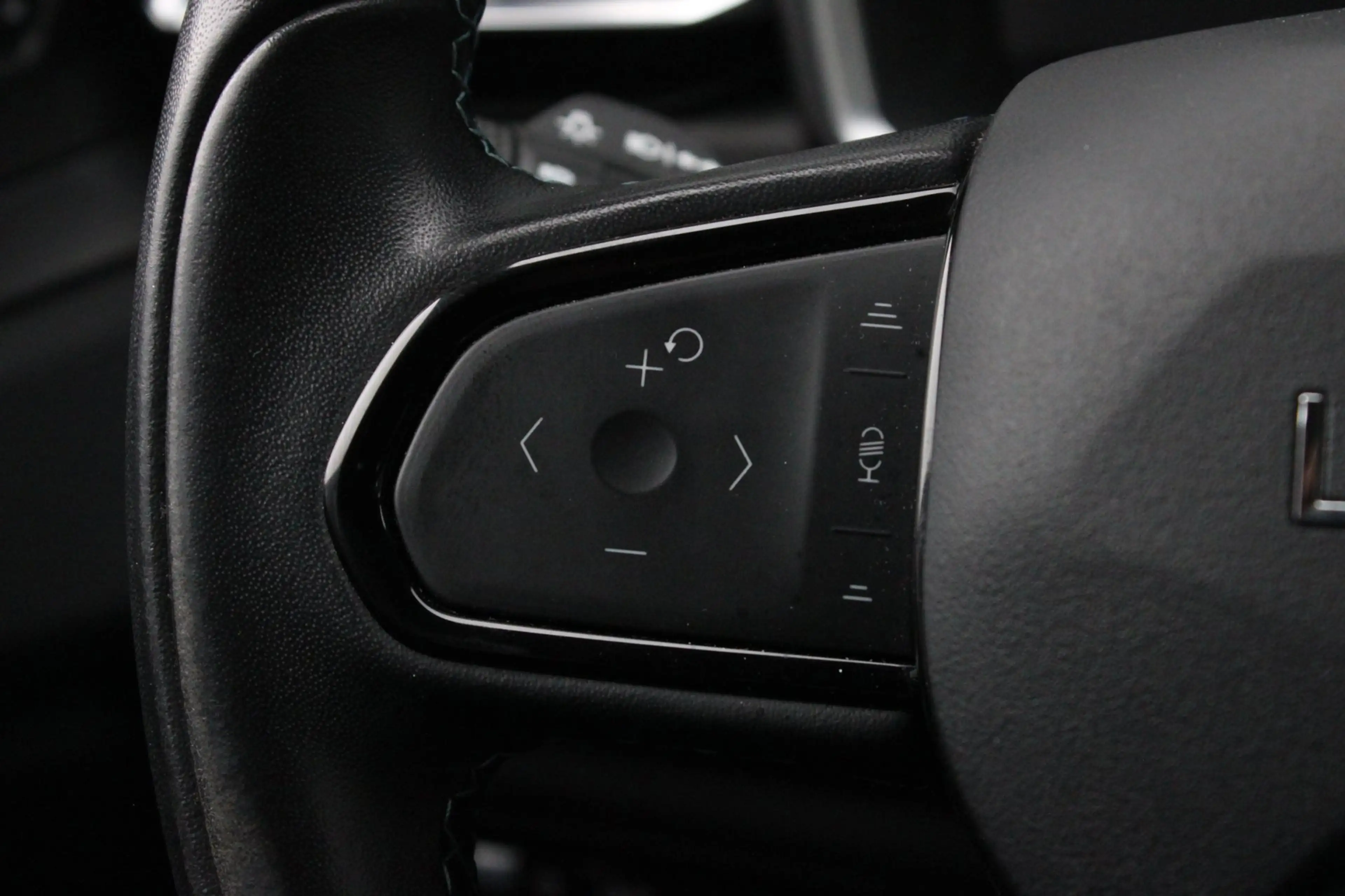 Lynk & Co 01 1.5 | SOH 98% | Keyless | Carplay — photo 12
