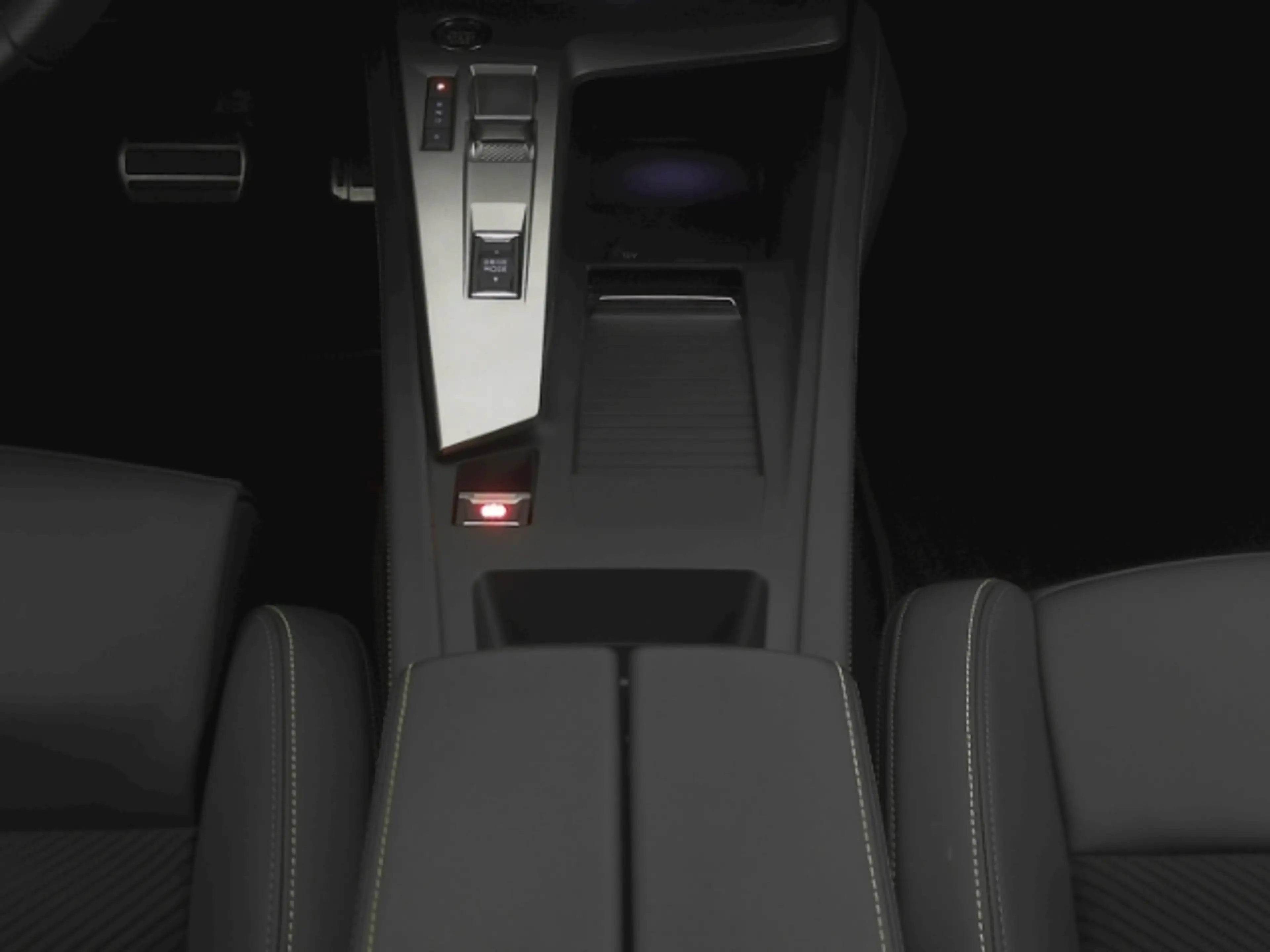 Peugeot 308 SW GT PHEV 180 AT+NAVI+RÜCKFAHRKAMERA+MASSAGESITZ+ — photo 14