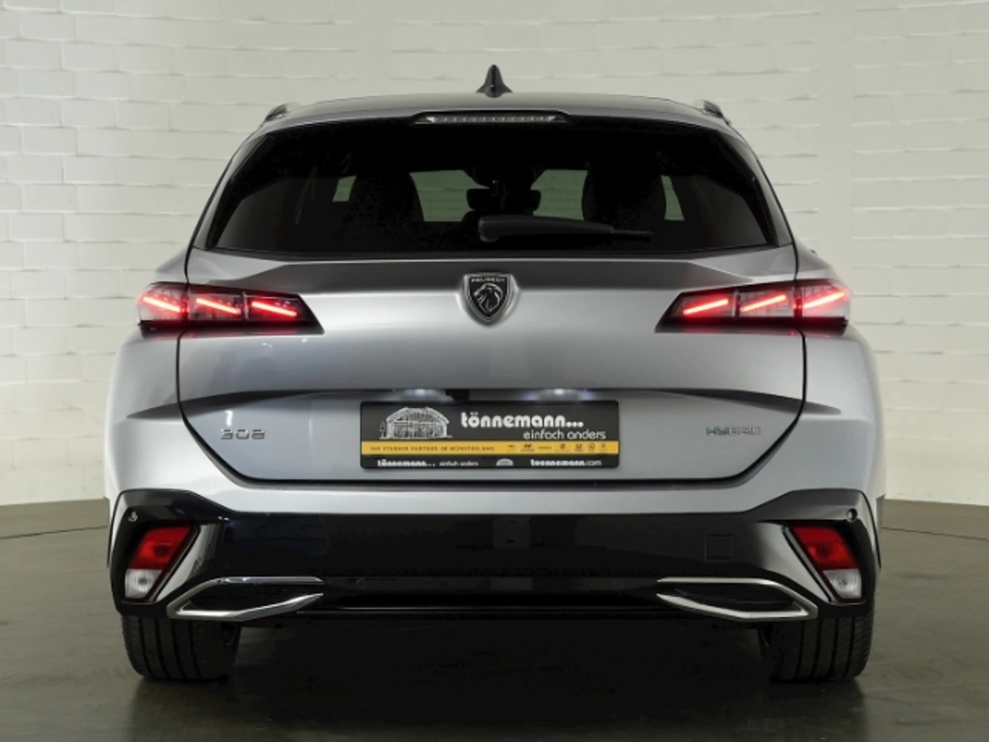 Peugeot 308 SW GT PHEV 180 AT+NAVI+RÜCKFAHRKAMERA+MASSAGESITZ+ — photo 4