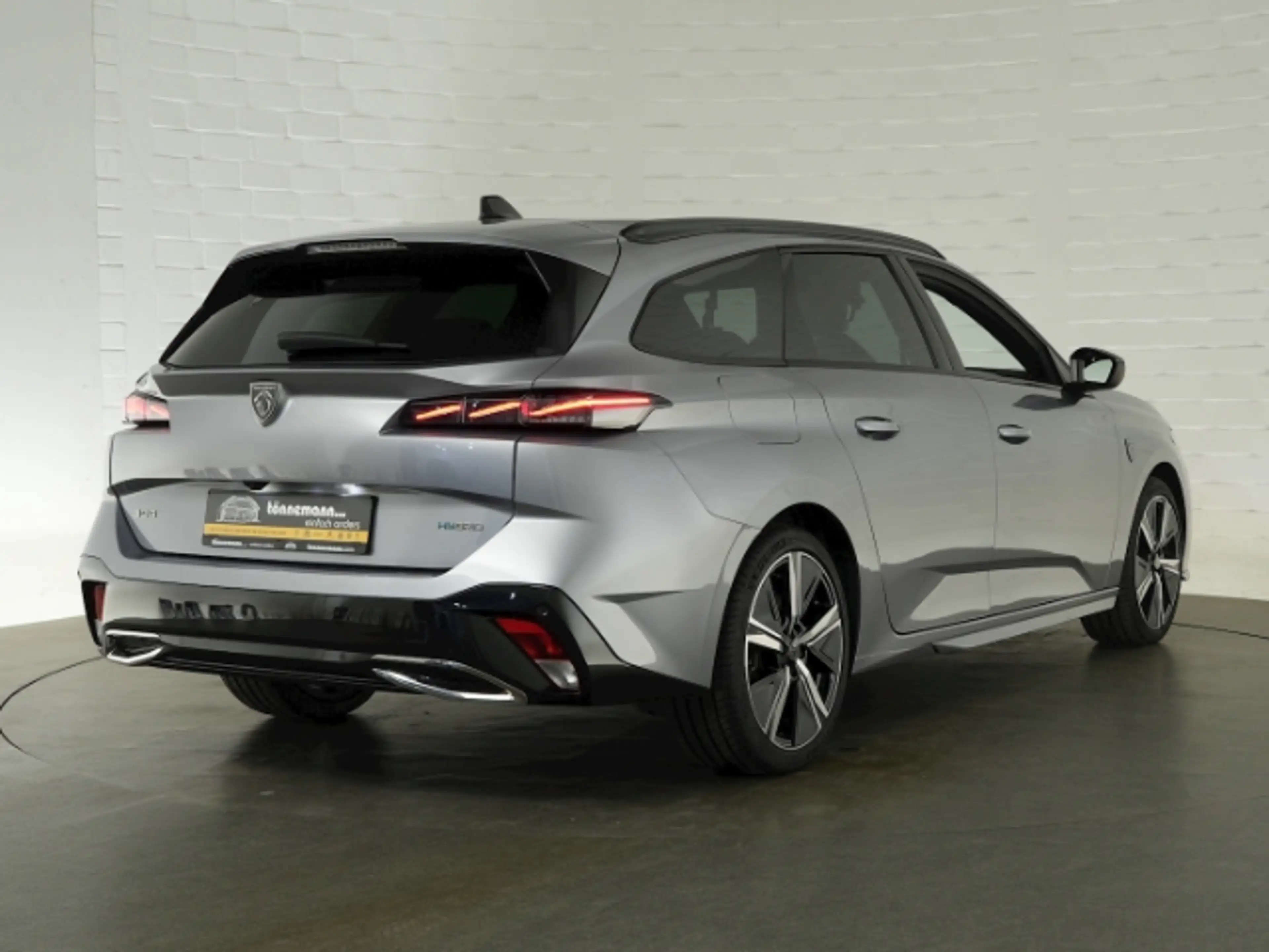 Peugeot 308 SW GT PHEV 180 AT+NAVI+RÜCKFAHRKAMERA+MASSAGESITZ+ — photo 2