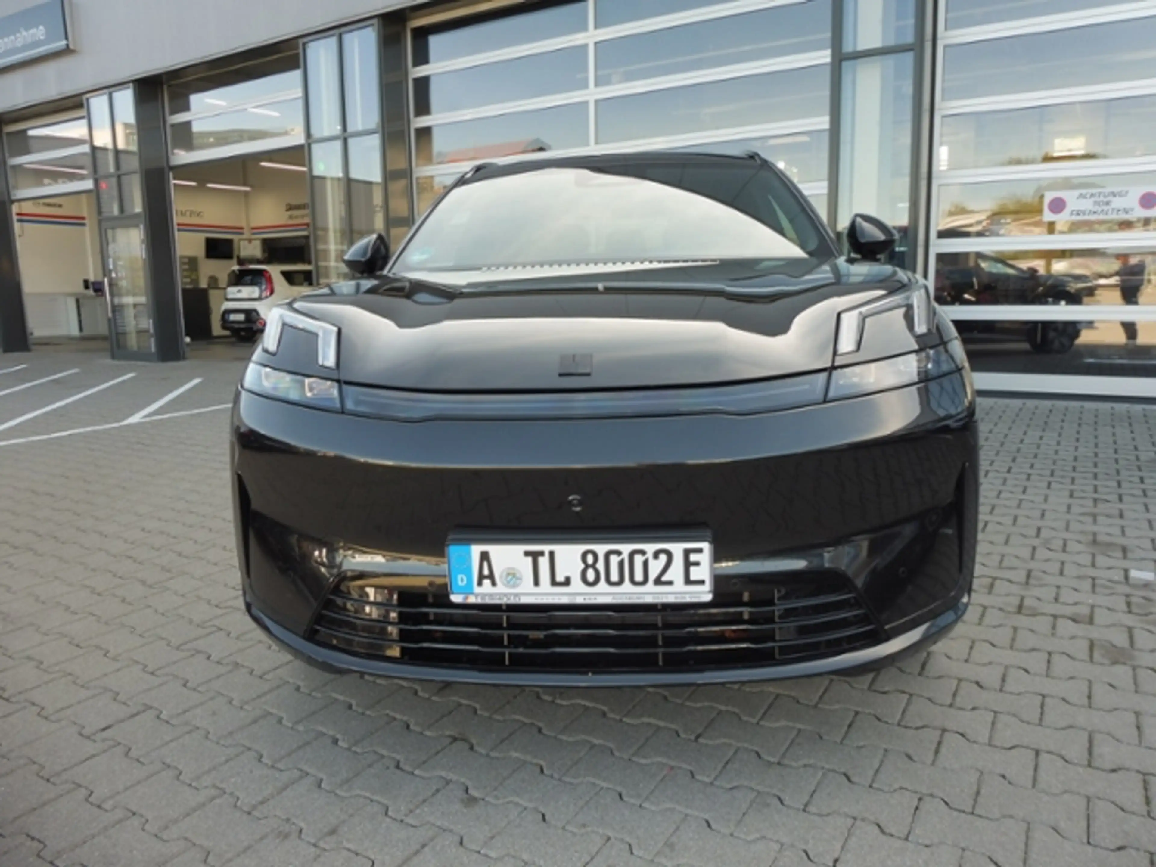 Lynk & Co 08 More  1.5 T Plug-in-Hybrid — photo 3