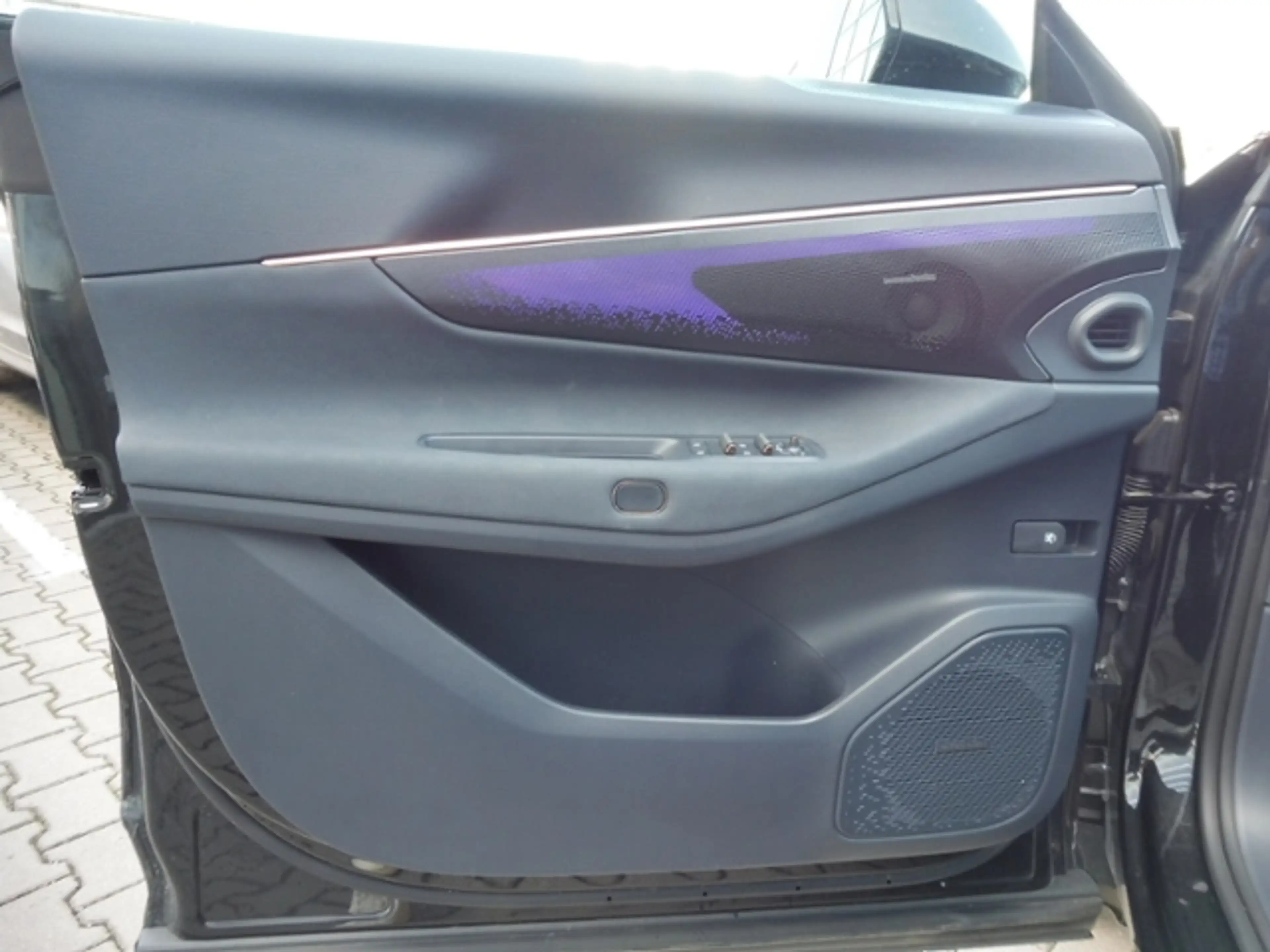 Lynk & Co 08 More  1.5 T Plug-in-Hybrid — photo 13