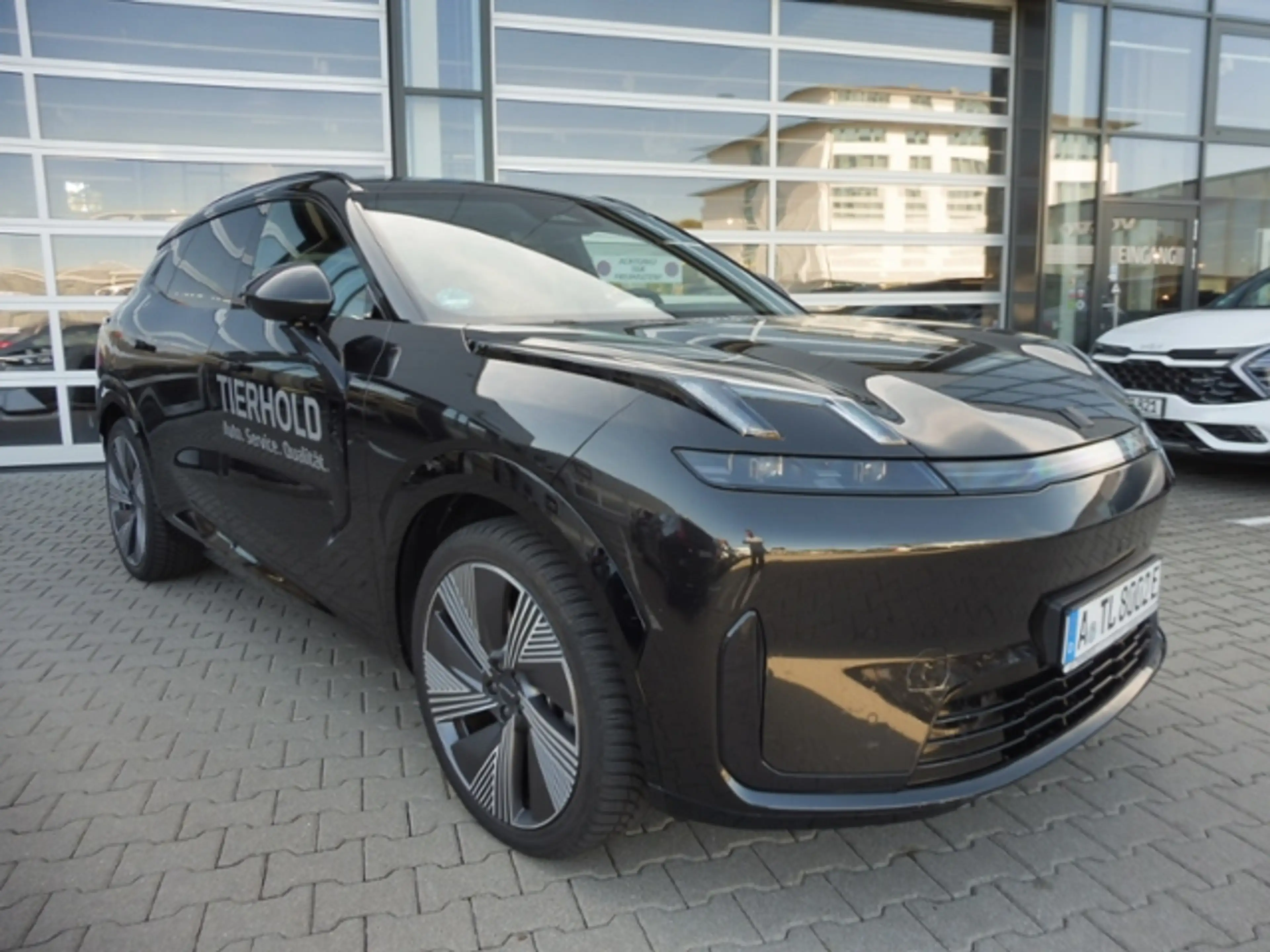 Lynk & Co 08 More  1.5 T Plug-in-Hybrid — photo 4