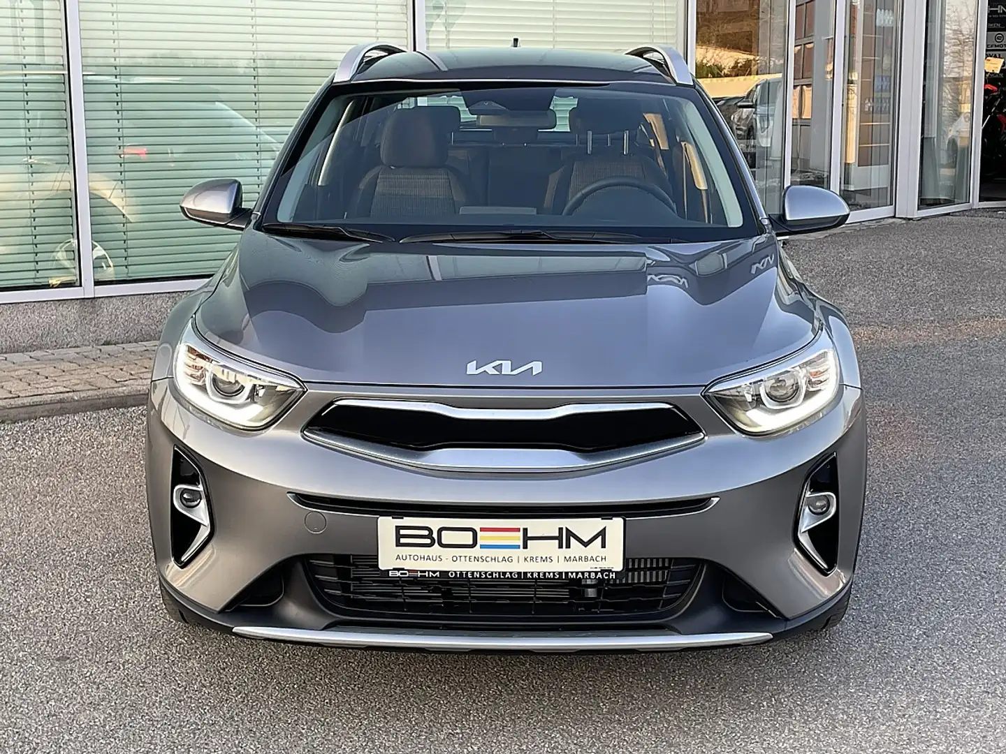 Kia Stonic 1,0 TGDI GPF ISG Silber Grau - 2