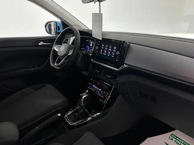 Volkswagen T-Cross view 11