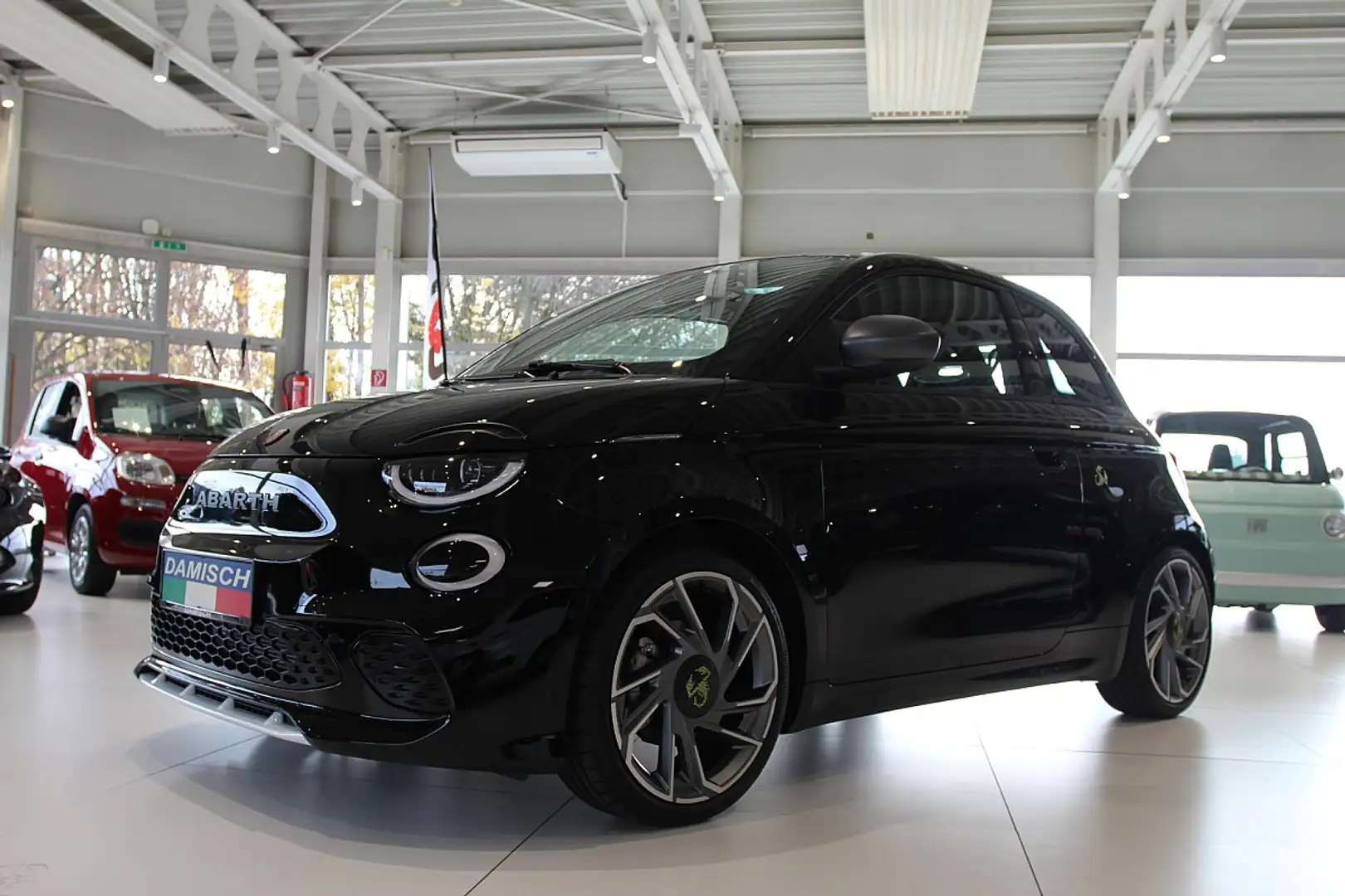 Abarth 500e Turismo Zwart - 2