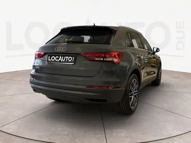 Audi Q3 view 4