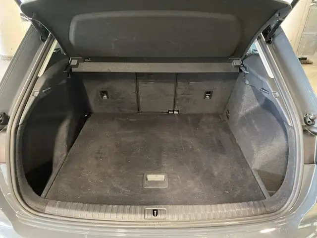 Audi Q3 view 9