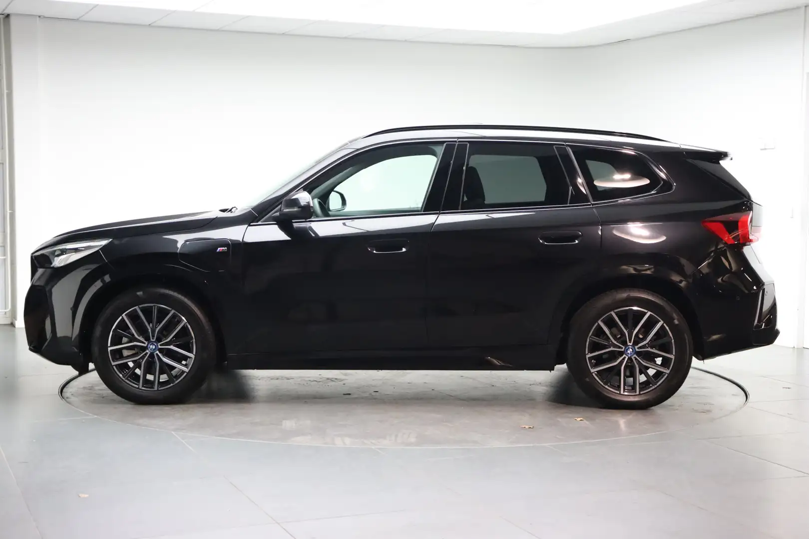 BMW X1 xDrive25e M Sport Automaat / Panoramadak / Sportst Noir - 2
