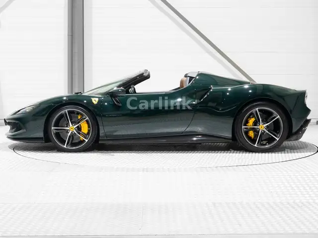 Ferrari 296 GTS -LIFT-VERDE BRITISH-IROKO-VOLL-CARBON-