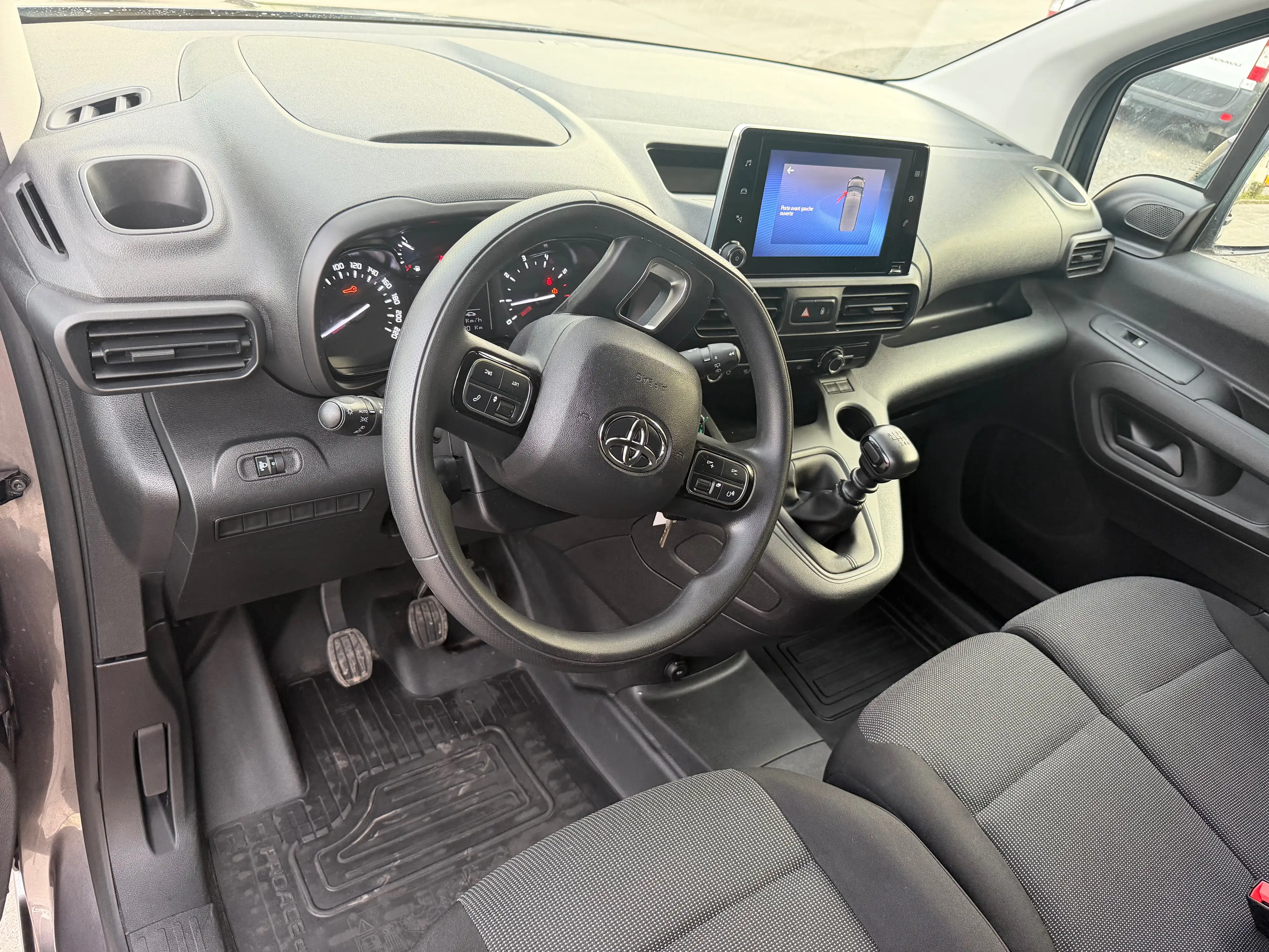 Toyota Proace City 1.5 D-4D Utilitaire — photo 11