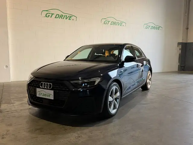 Audi A1 30 1.0 tfsi Admired Advanced 110cv s-tronic S-LINE