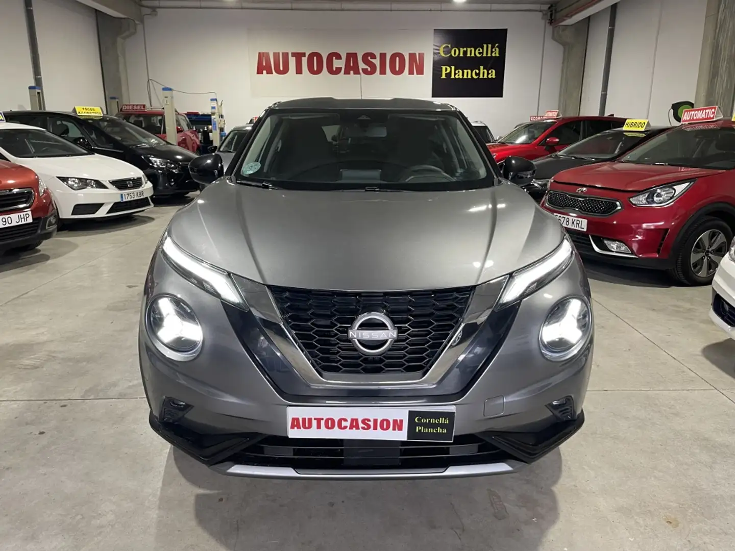 Nissan Juke 1.0 DIG-T N-Design Silver 4x2 114 Grijs - 1