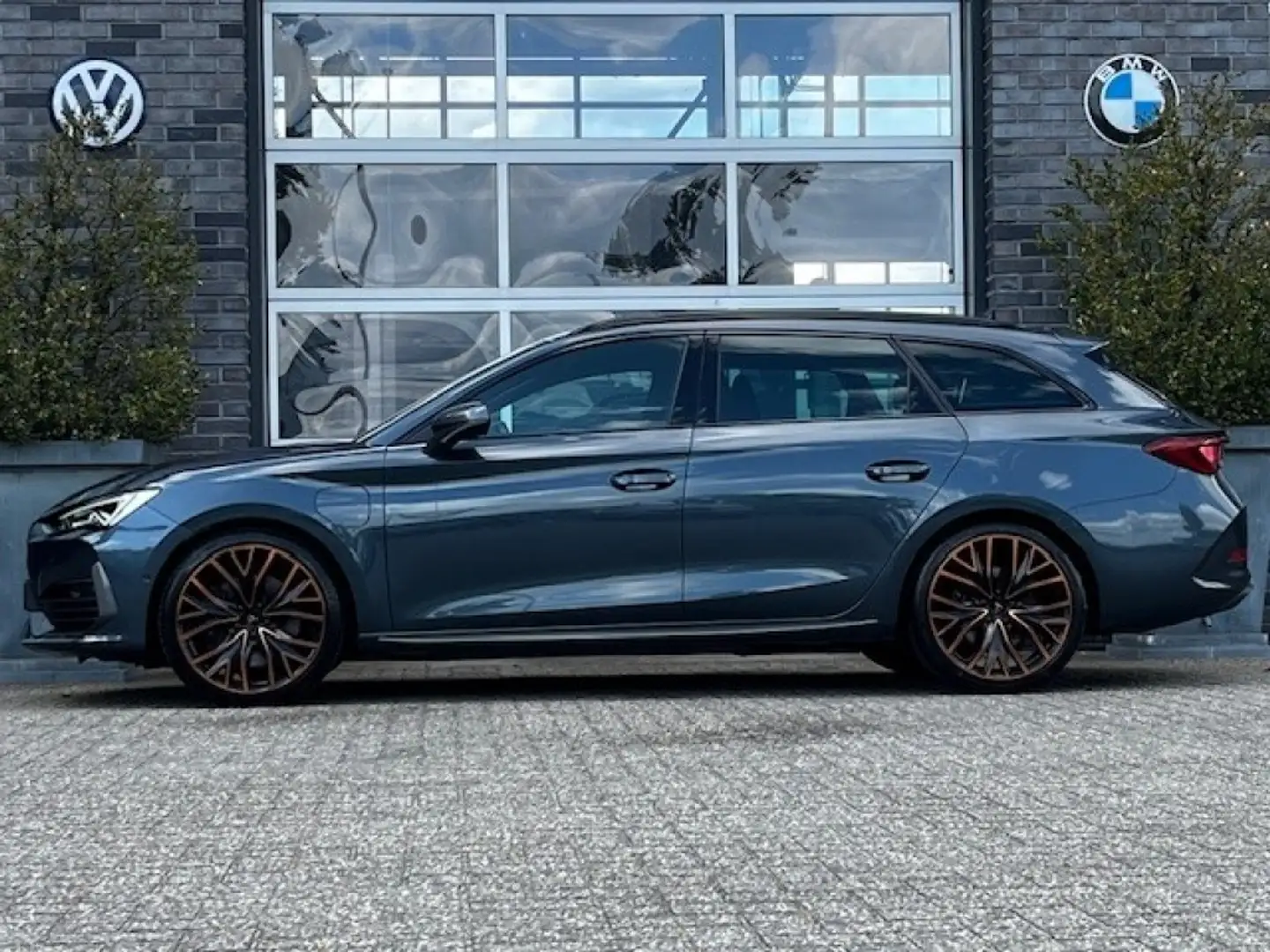 CUPRA Leon VZ 245PK E-HYBRID - TREKH. - MATRIX - 19 INCH Gris - 2