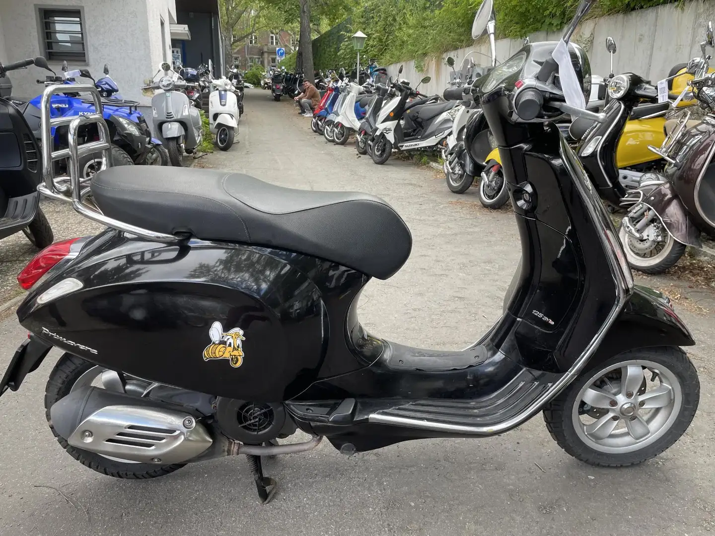 Vespa Primavera 125 Chrometräger TÜV NEU Schwarz - 2