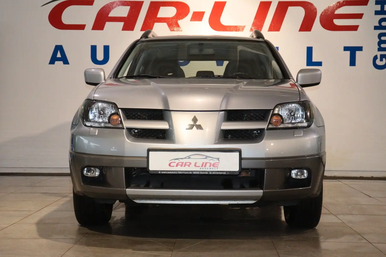Mitsubishi Outlander 2.4 *Automatik*Leder*Panorama*AHK 1,5t Silber - 2