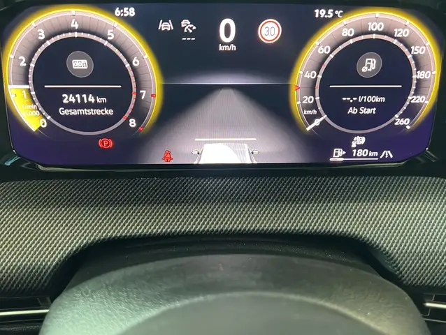 Volkswagen Golf view 10