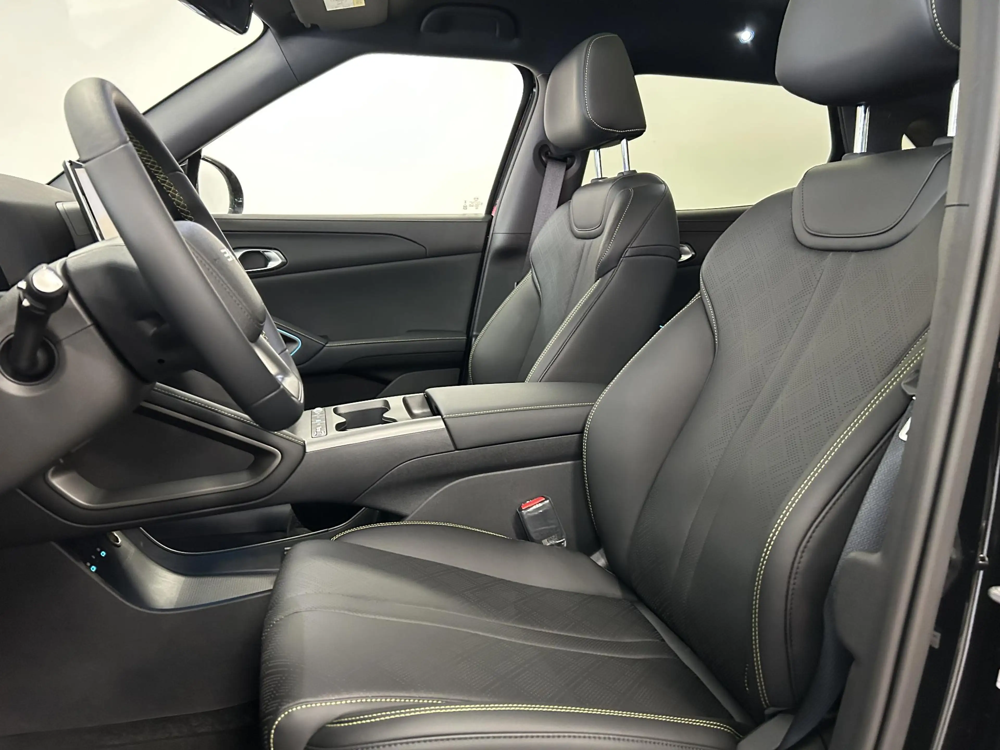 BYD Atto 2 1.5 DM-i Boost ZWART LEDER | INCLUSIEF €1500,- BYD — photo 7