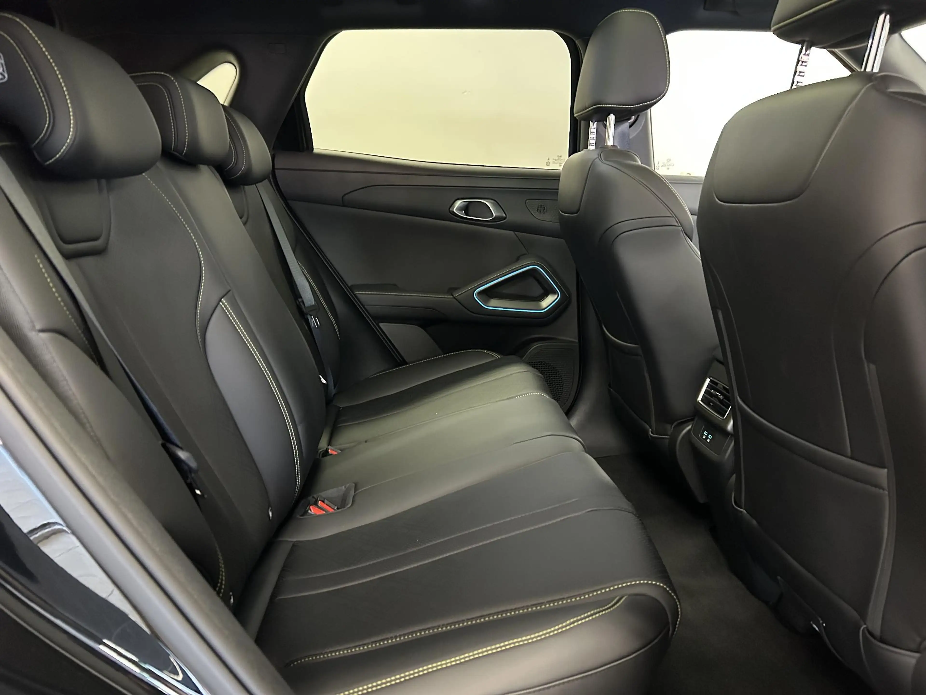 BYD Atto 2 1.5 DM-i Boost ZWART LEDER | INCLUSIEF €1500,- BYD — photo 25