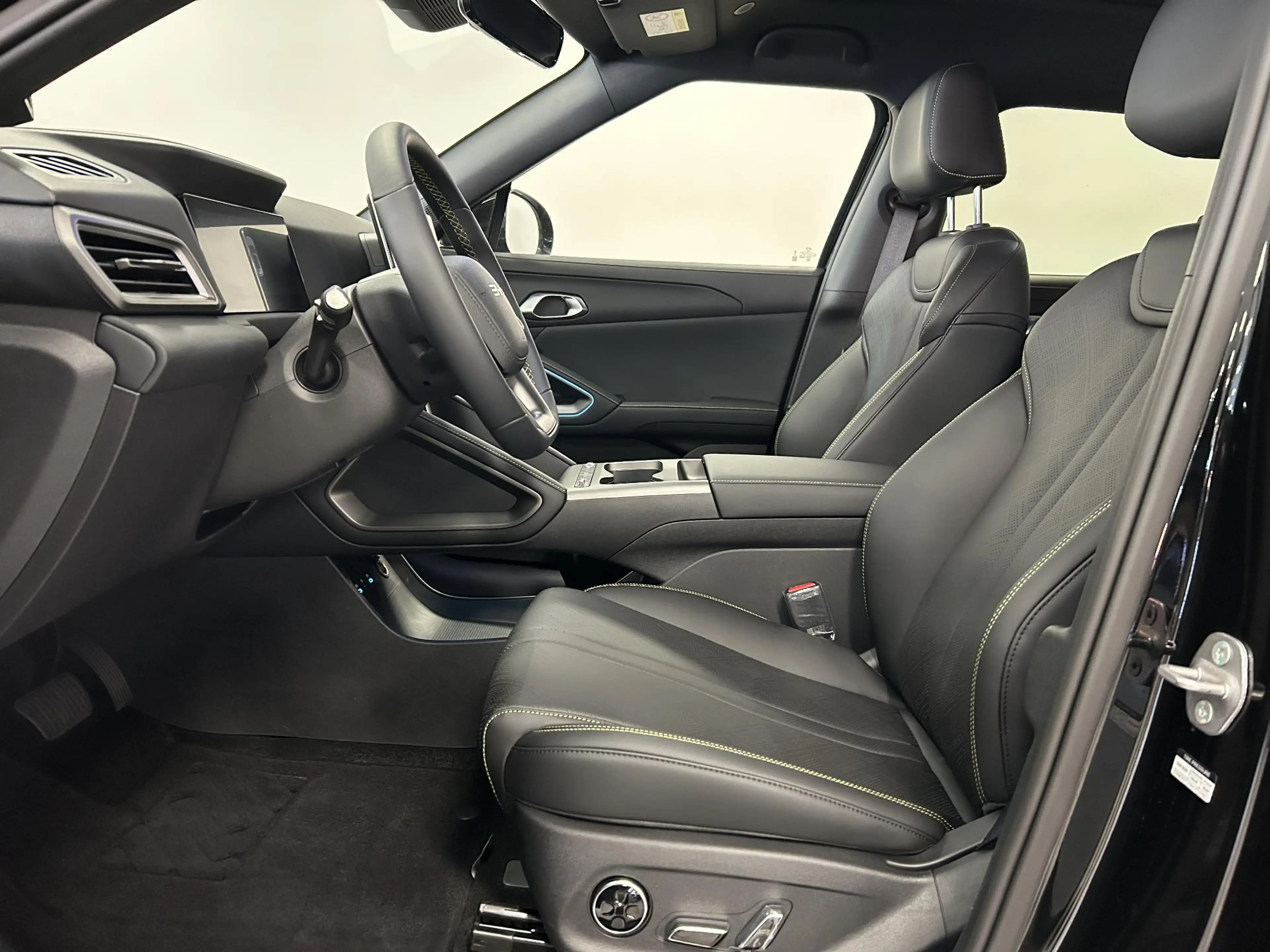 BYD Atto 2 1.5 DM-i Boost ZWART LEDER | INCLUSIEF €1500,- BYD — photo 32