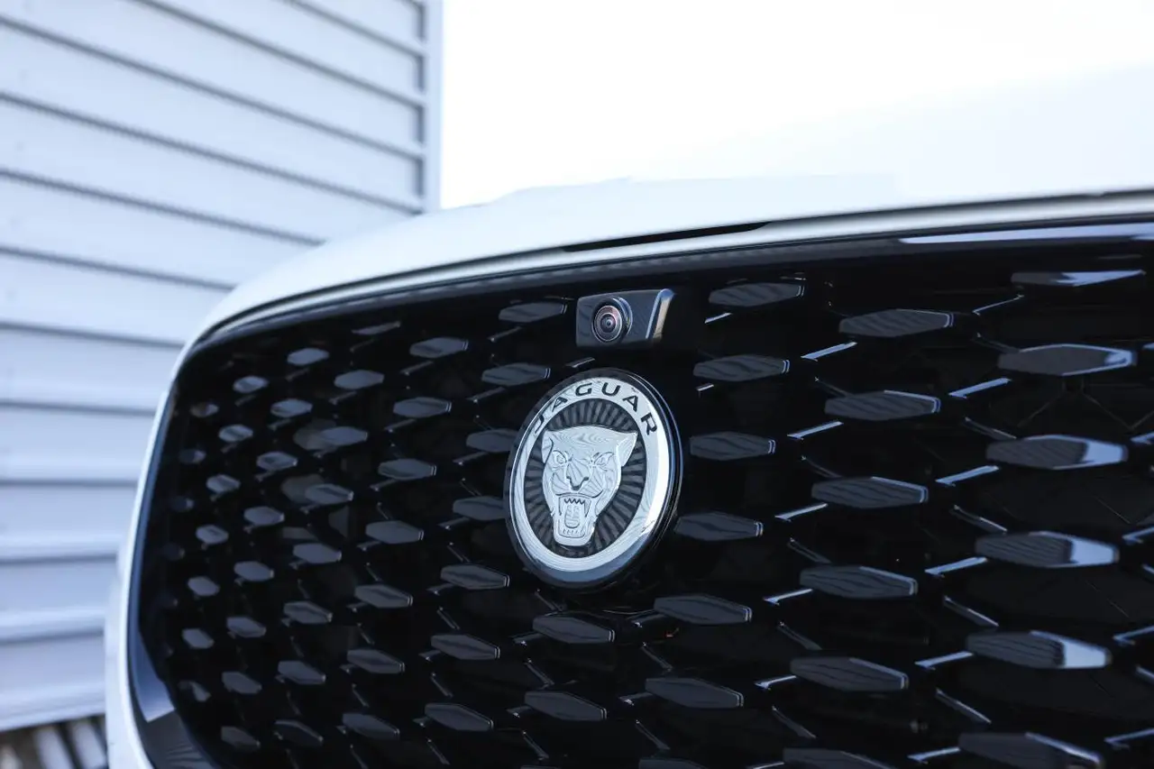 Jaguar F-Pace снимка Jaguar F-Pace