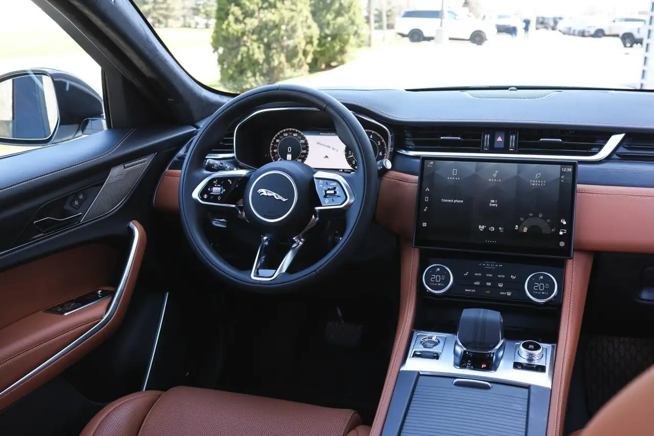 Jaguar F-Pace снимка Jaguar F-Pace