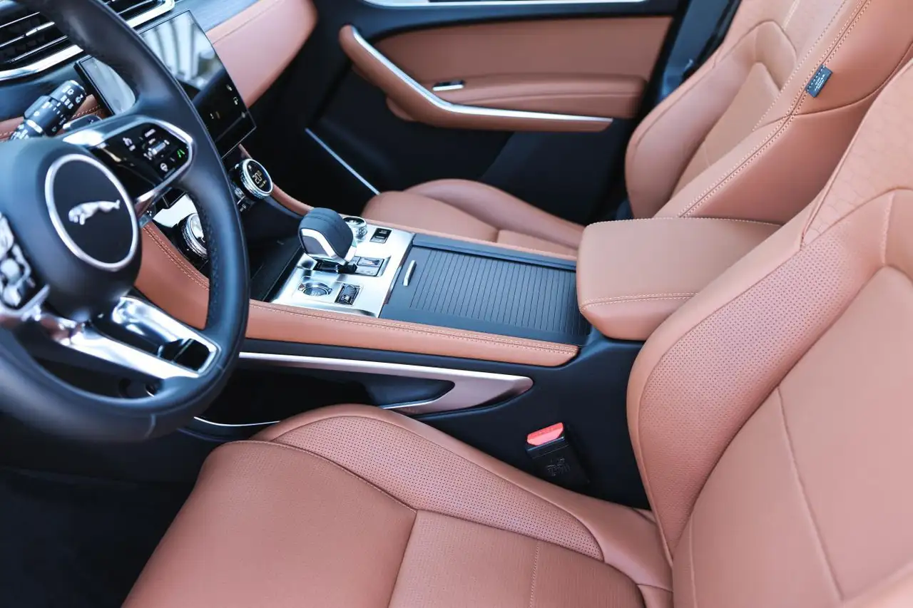 Jaguar F-Pace снимка Jaguar F-Pace